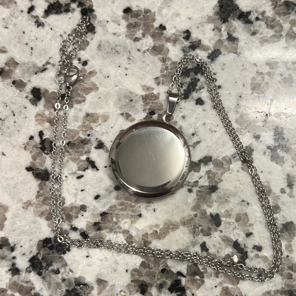 Silver Locket - Picture 3 of 5